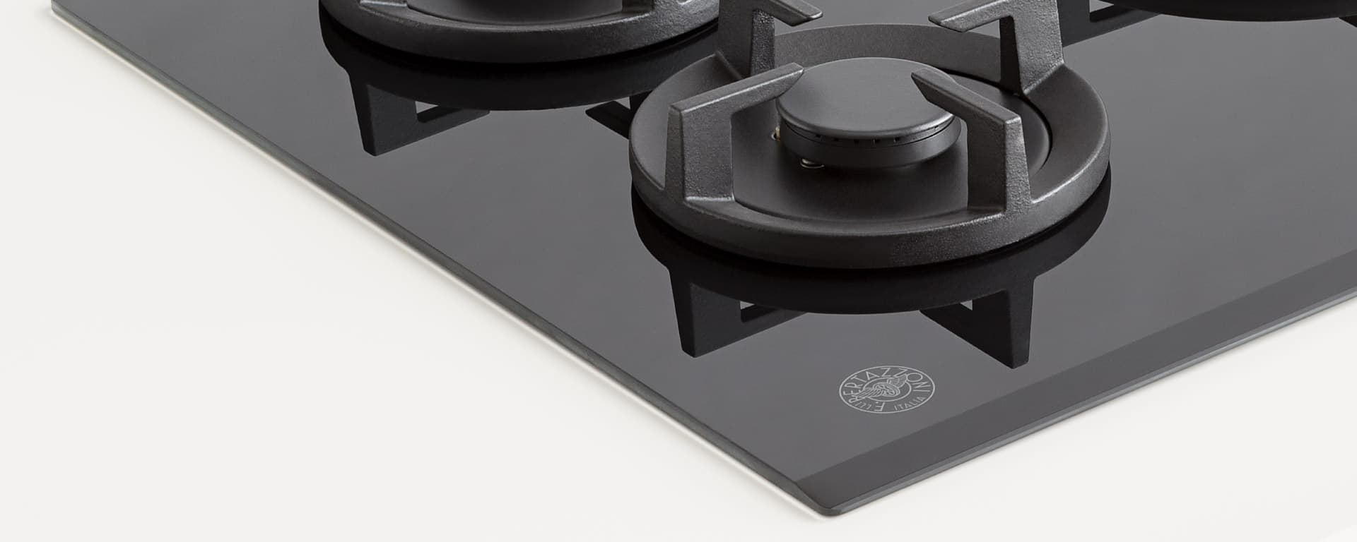 Варочная панель Bertazzoni Professional 60 см газ на стекле с боковой WOK-конфоркой, черное стекло - изображение 2
