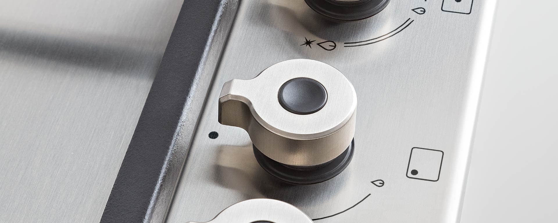 Газовая варочная панель Bertazzoni Professional 60 см с конфоркой Wok, нержавеющая сталь - изображение 2