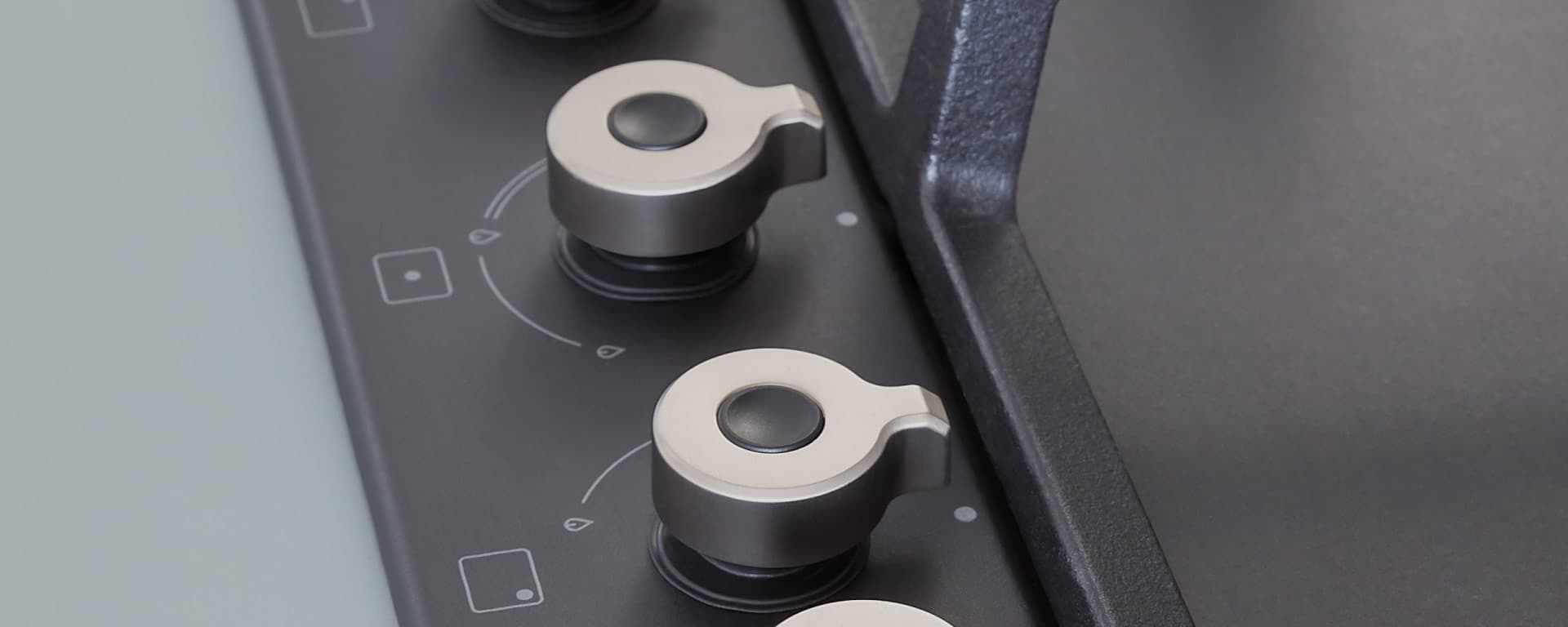 Газовая варочная панель Bertazzoni Professional 60 см с конфоркой Wok, нержавеющая сталь - изображение 4
