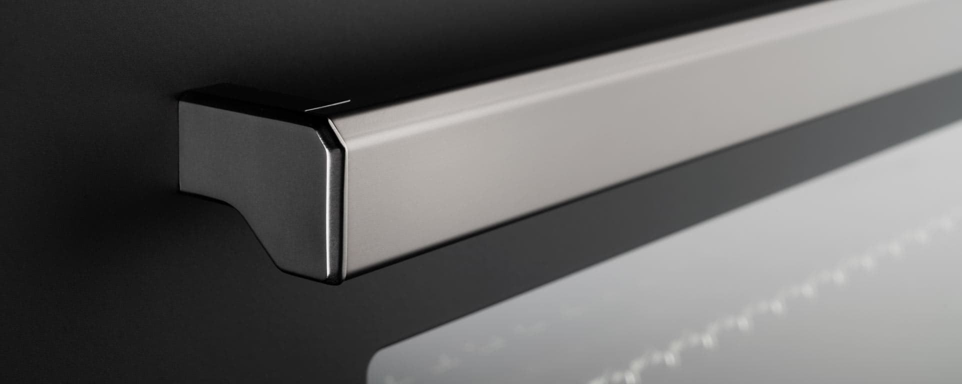 Плита Bertazzoni Professional 90 см с индукционной варочной панелью и двумя электрическими духовками - изображение 3